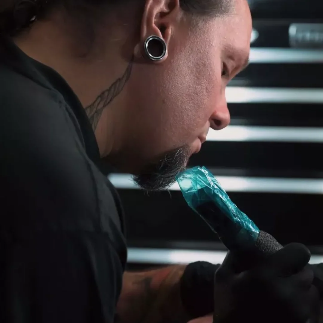 1001183237-690920cbebe3e